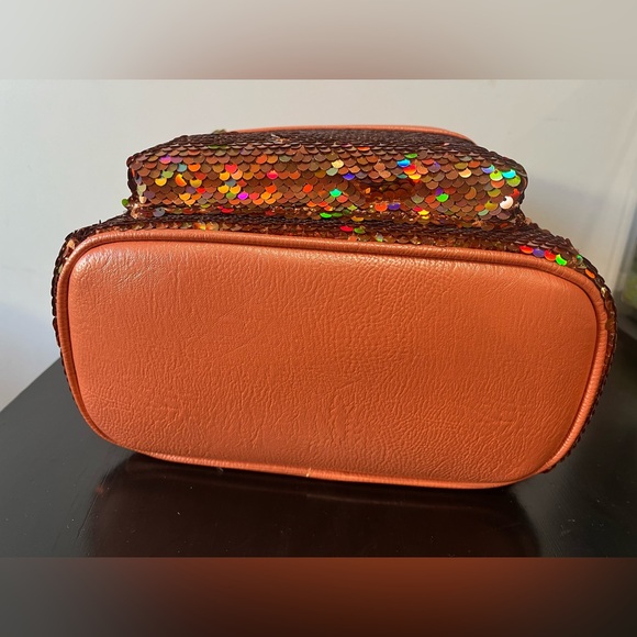 Disney Parks Loungefly Minnie Mouse Sequined Peach Punch Mini Backpack - Picture 8 of 8